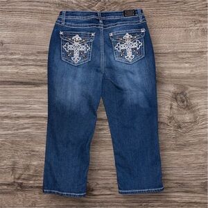 Earl Jeans Blue Capris Denim with Embellished Pockets